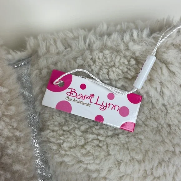 Elegant Cream and Silver Tote Bag - Picture 2 of 5